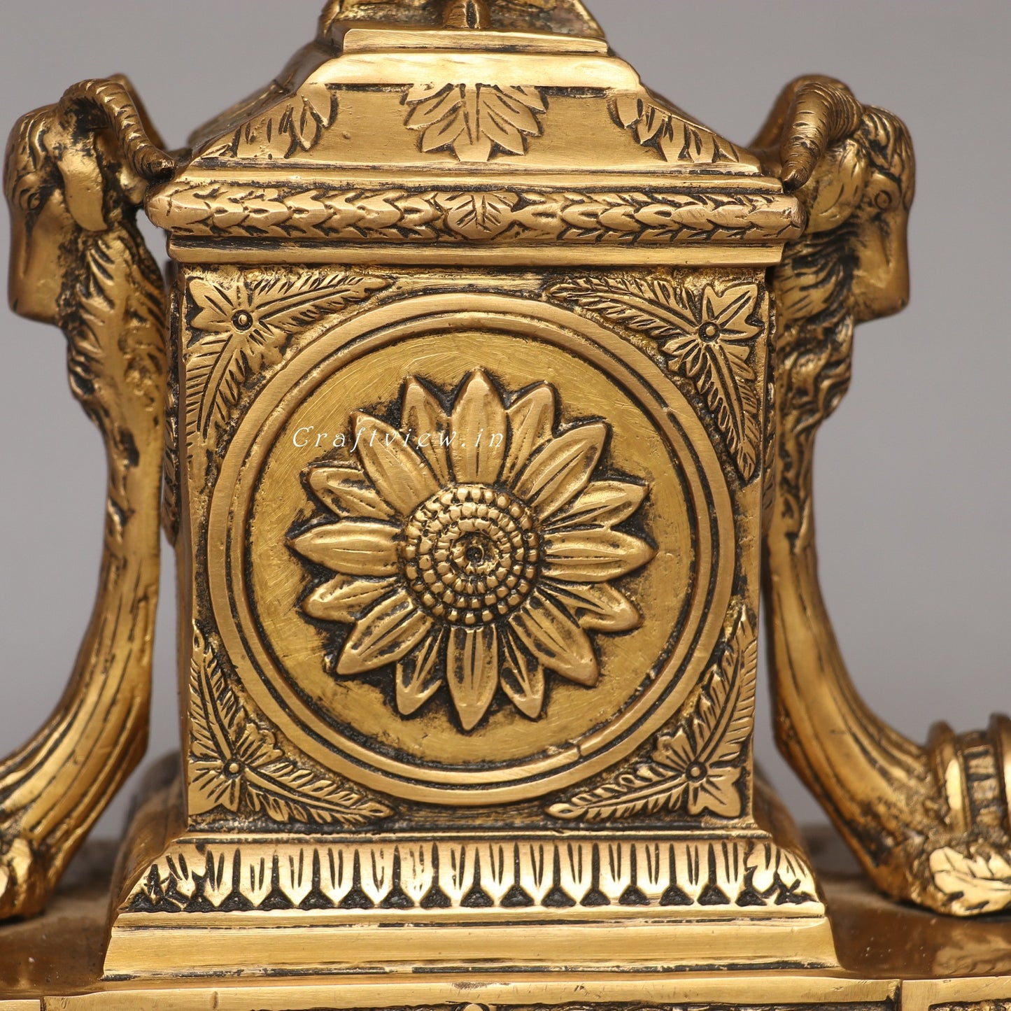 Brass Clock Tabletop Décor