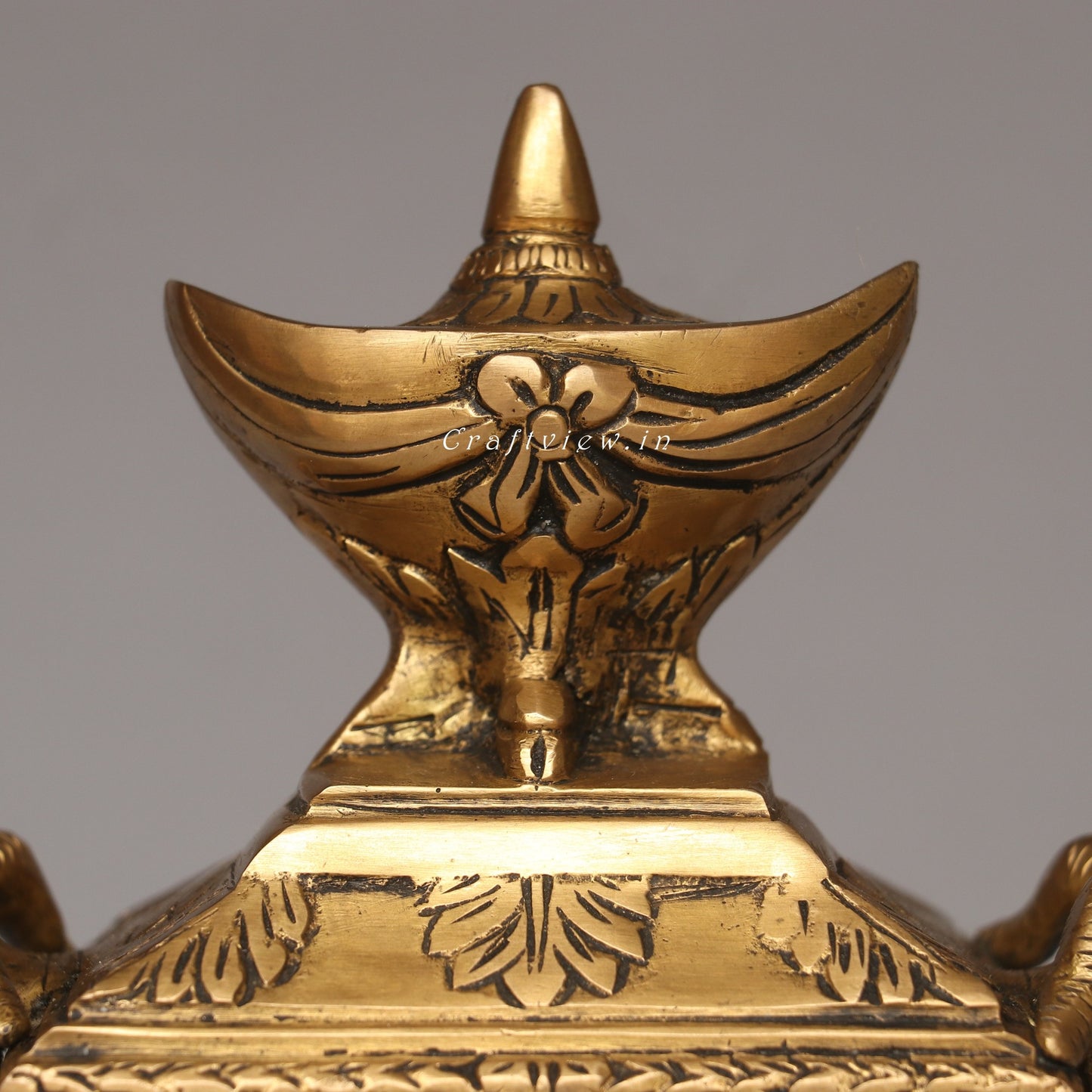 Brass Clock Tabletop Décor