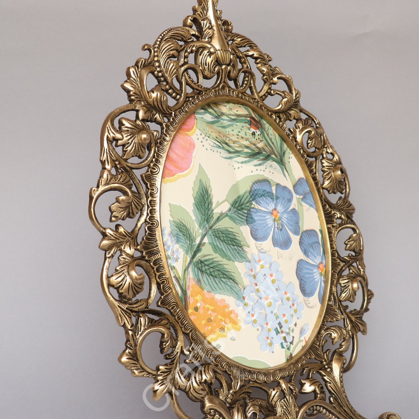 Beautiful Brass Photo Frame | memories it holds