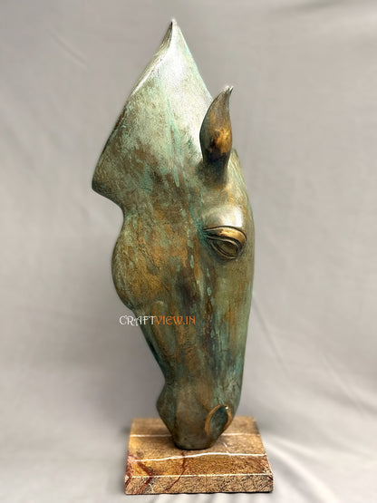 Elegant Bronze Horse Head Sculpture – A Timeless Statement Décor