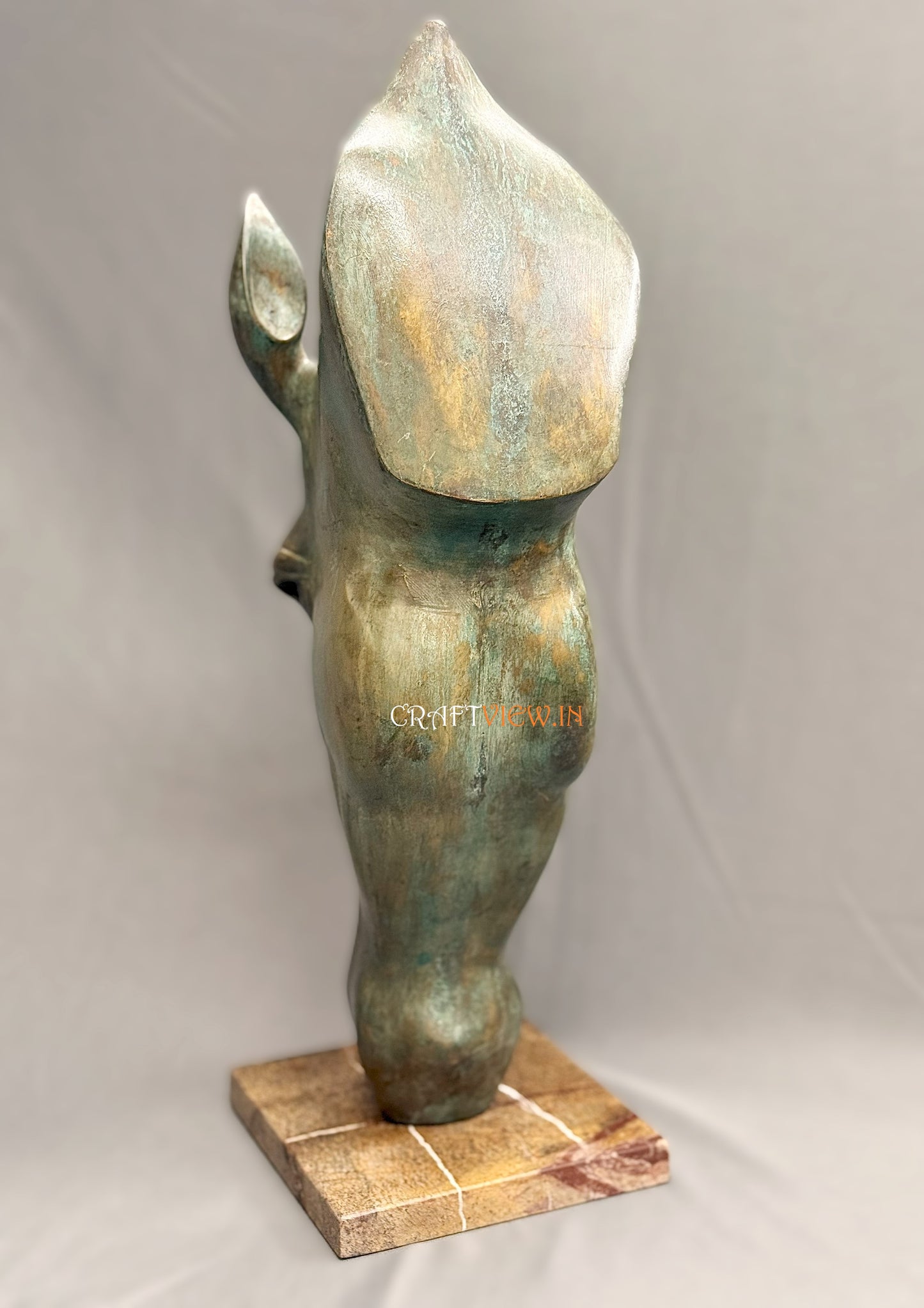 Elegant Bronze Horse Head Sculpture – A Timeless Statement Décor